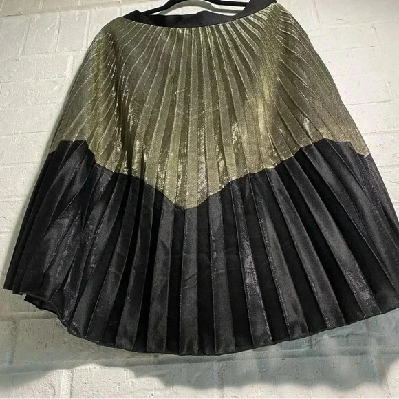 Black & Gold MIDI Skirt Pleated Size Medium Party Wedding Stretch Waist Shiny - Picture 5 of 9